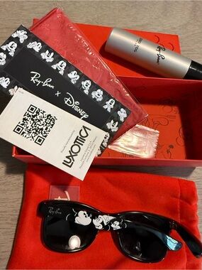 Disney x Ray-Ban KIDS Polarized Sunglasses, Mickey Mouse - Limited Edition